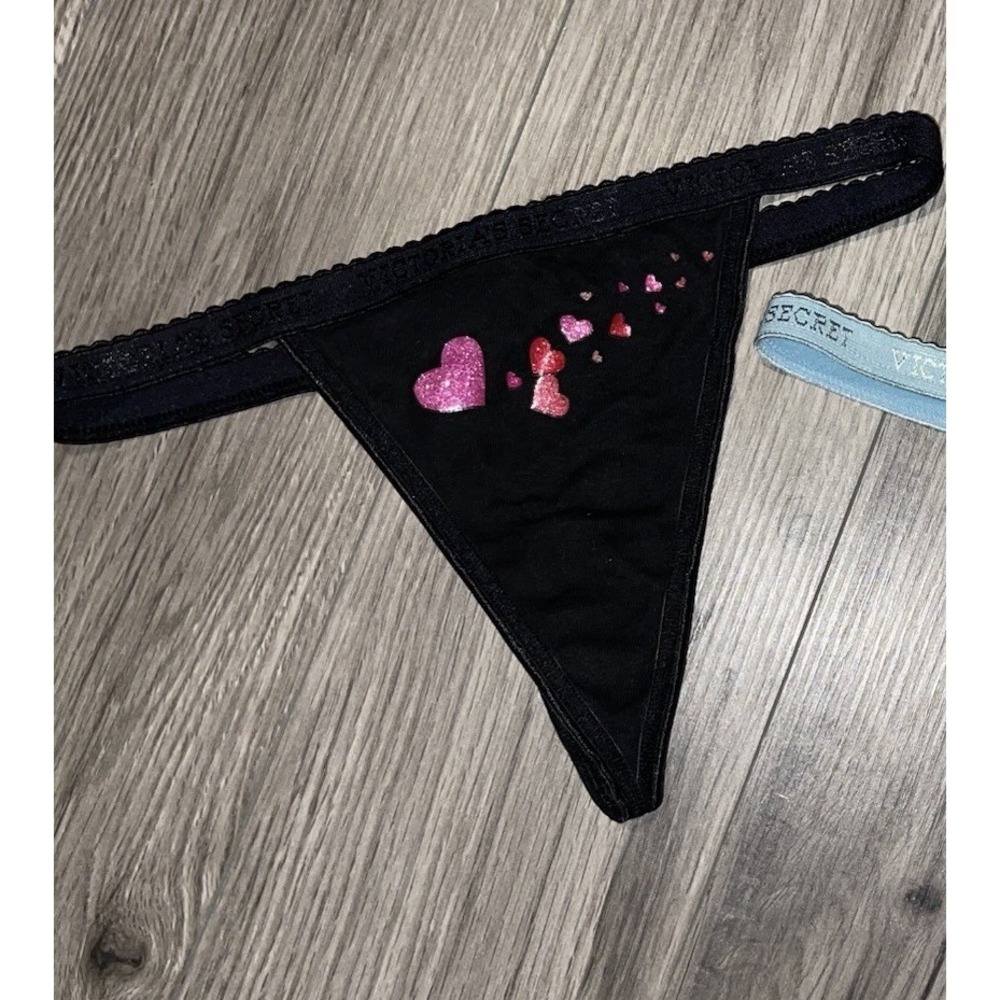 Vintage Y2K Victoria's Secret 2002 Low Rise V-String Thong Size Small Rare NWOT